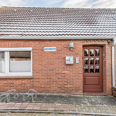 Holiday home Grietjes Huus Krummhoern